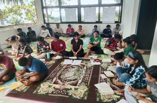 Diskusi kelompok peserta Camp Penginjilan
